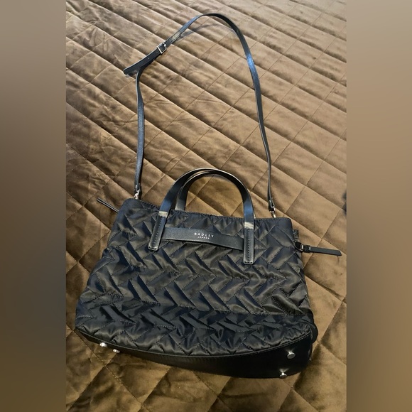 Radley London Resort Finsbury Black Quilted Handbag with 2 straps - Picture 3 of 15